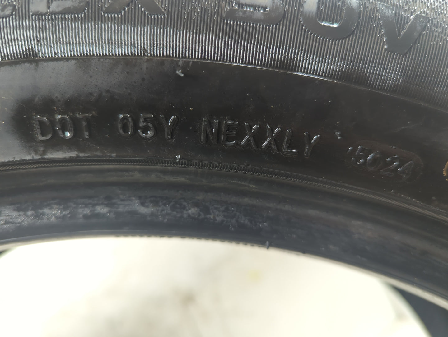 Used Tire - Tread Depth null/32 - Oemusedautoparts1.com