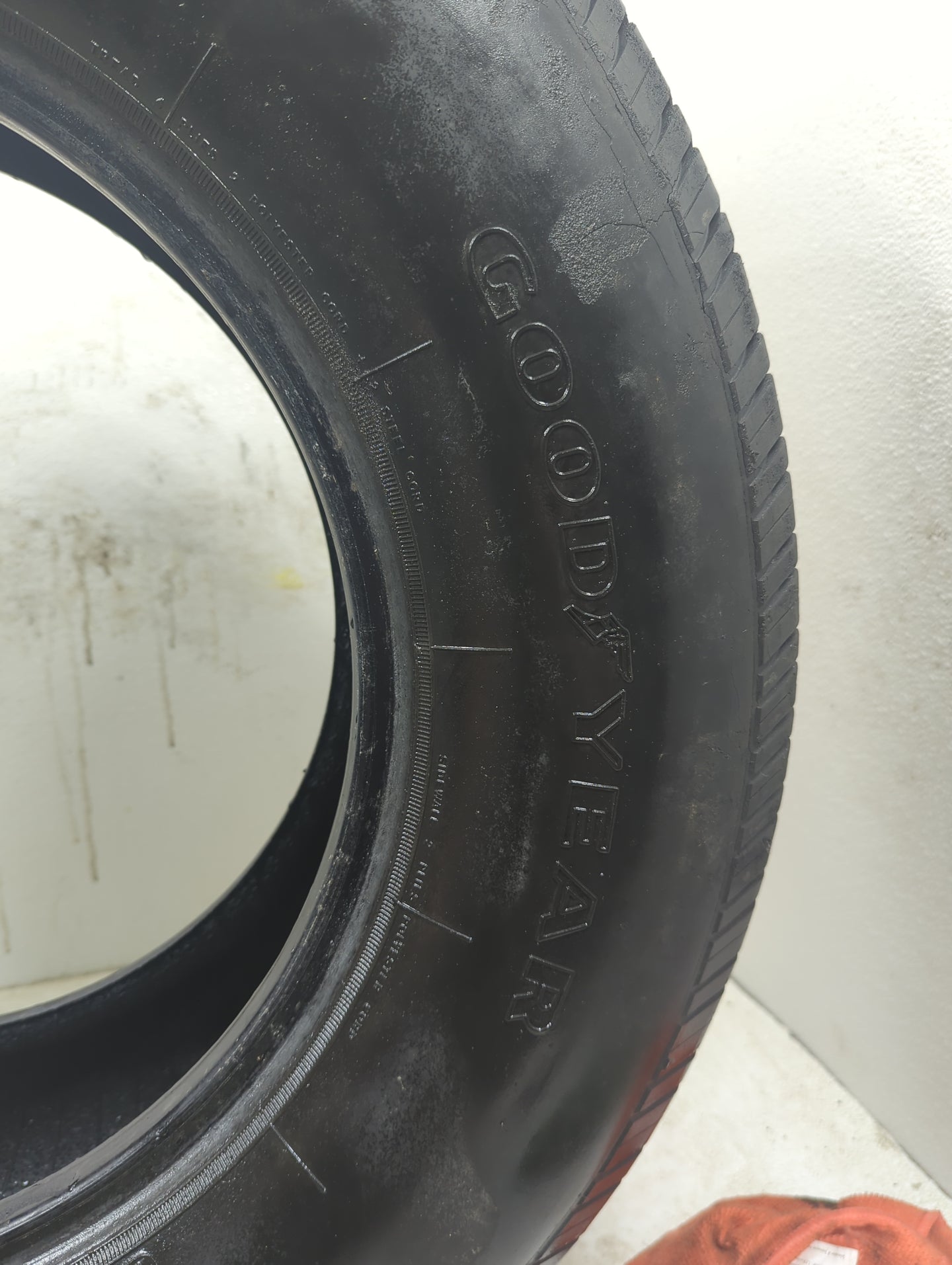 Used Tire 235/70R16 GOODYEAR EAGLE RS-A 104T - Tread Depth 10/32 - Oemusedautoparts1.com