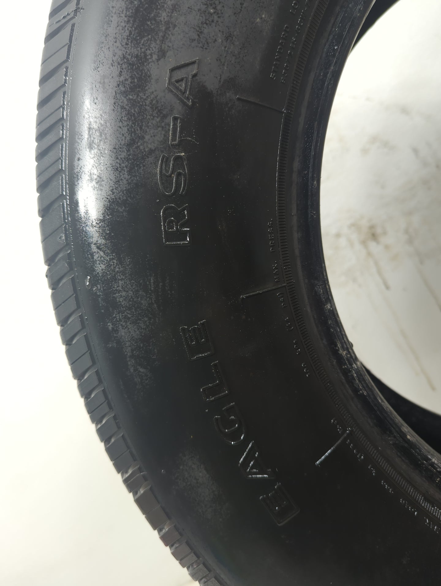 Used Tire 235/70R16 GOODYEAR EAGLE RS-A 104T - Tread Depth 10/32 - Oemusedautoparts1.com