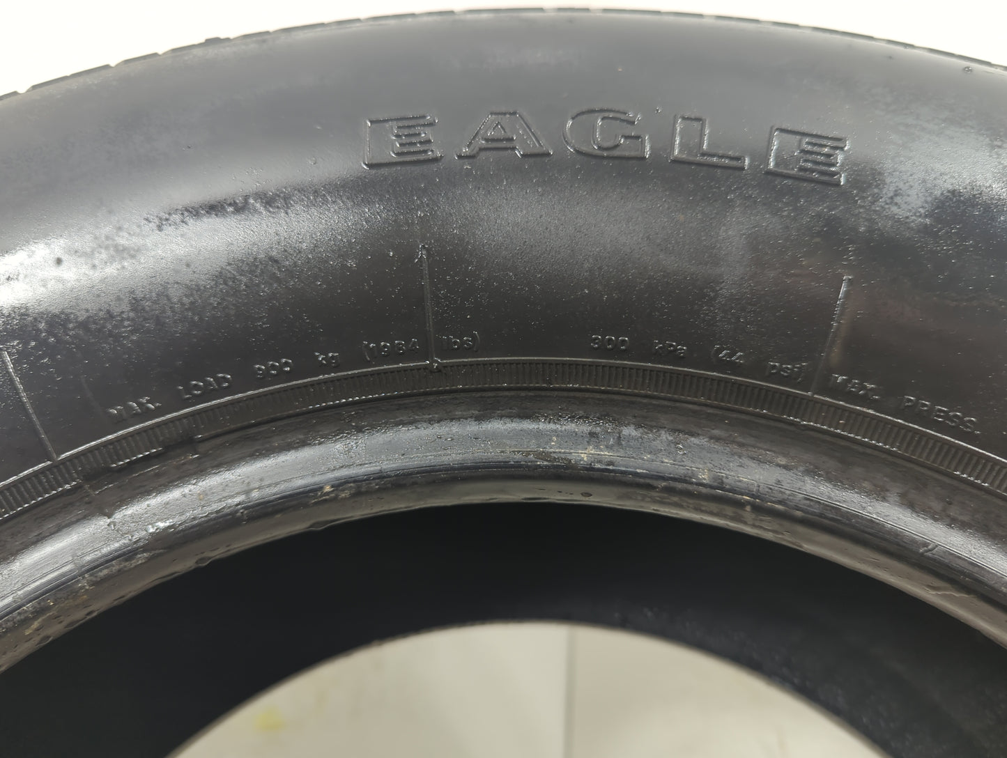 Used Tire 235/70R16 GOODYEAR EAGLE RS-A 104T - Tread Depth 10/32 - Oemusedautoparts1.com