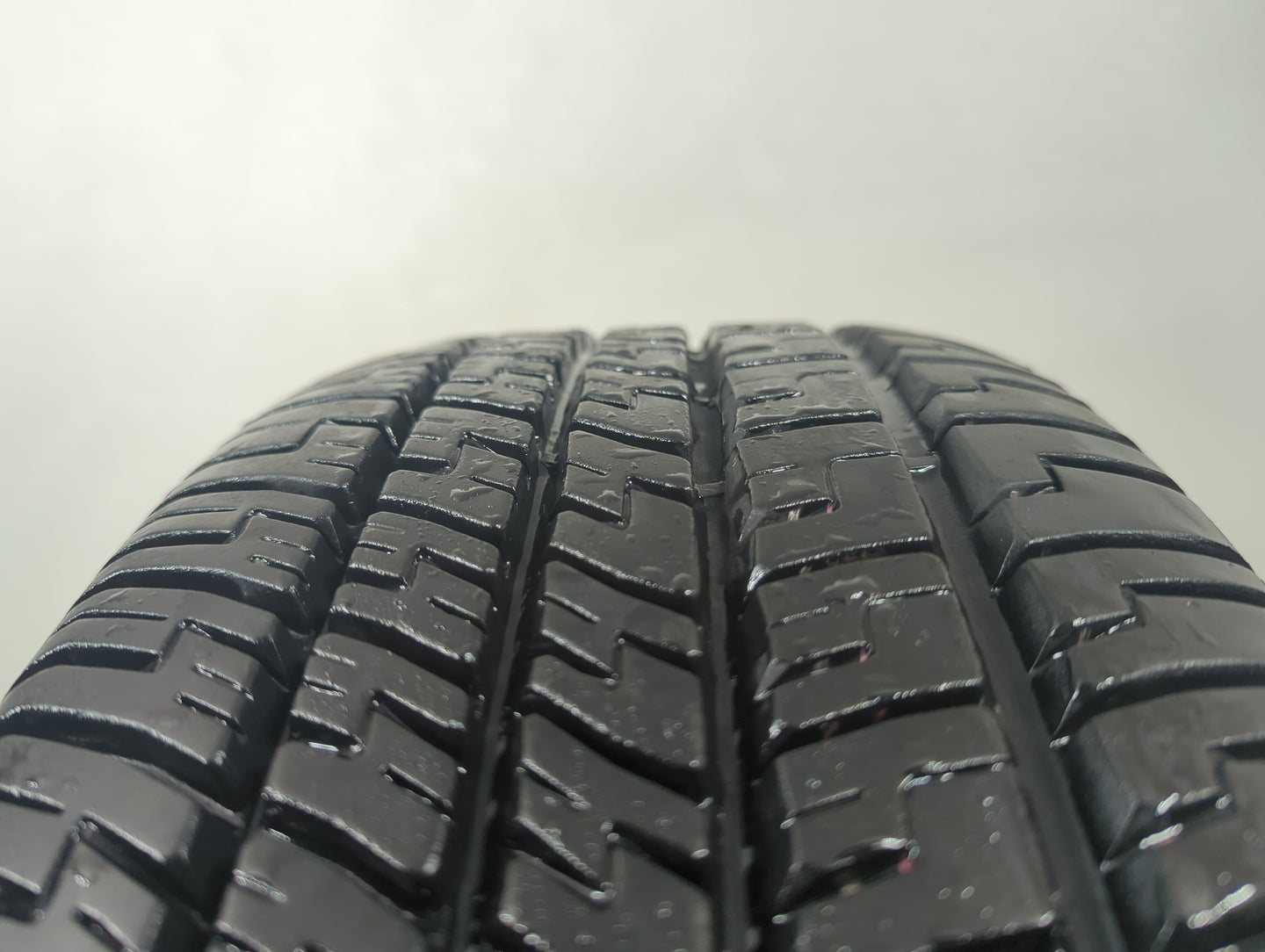 Used Tire 235/70R16 GOODYEAR EAGLE RS-A 104T - Tread Depth 10/32 - Oemusedautoparts1.com