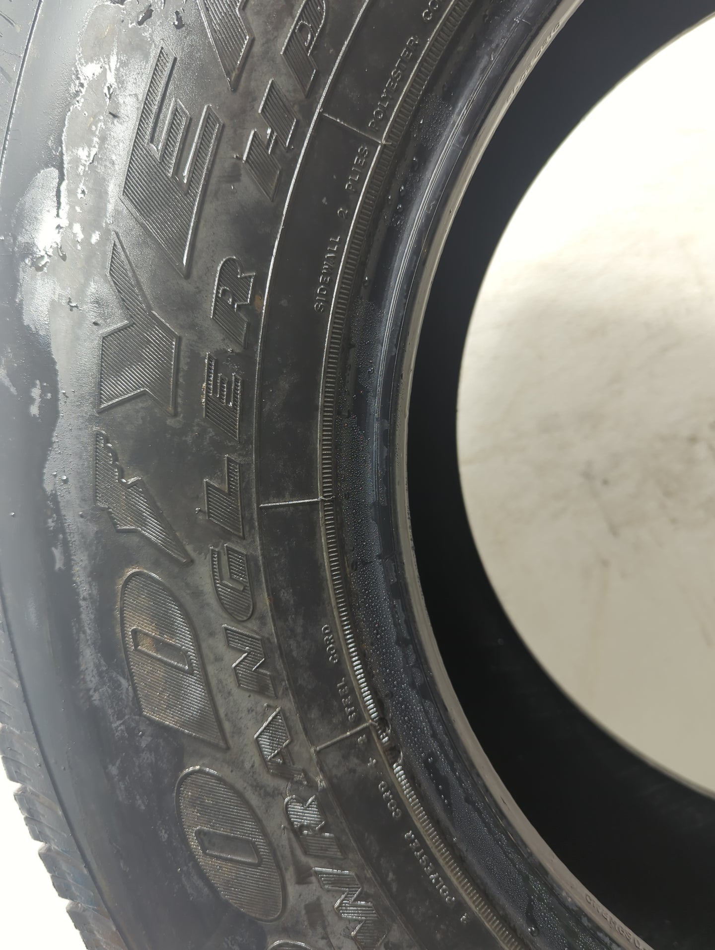 Used Tire 265/70R17 GOODYEAR WRANGLER HP 113S - Tread Depth 10/32 - Oemusedautoparts1.com