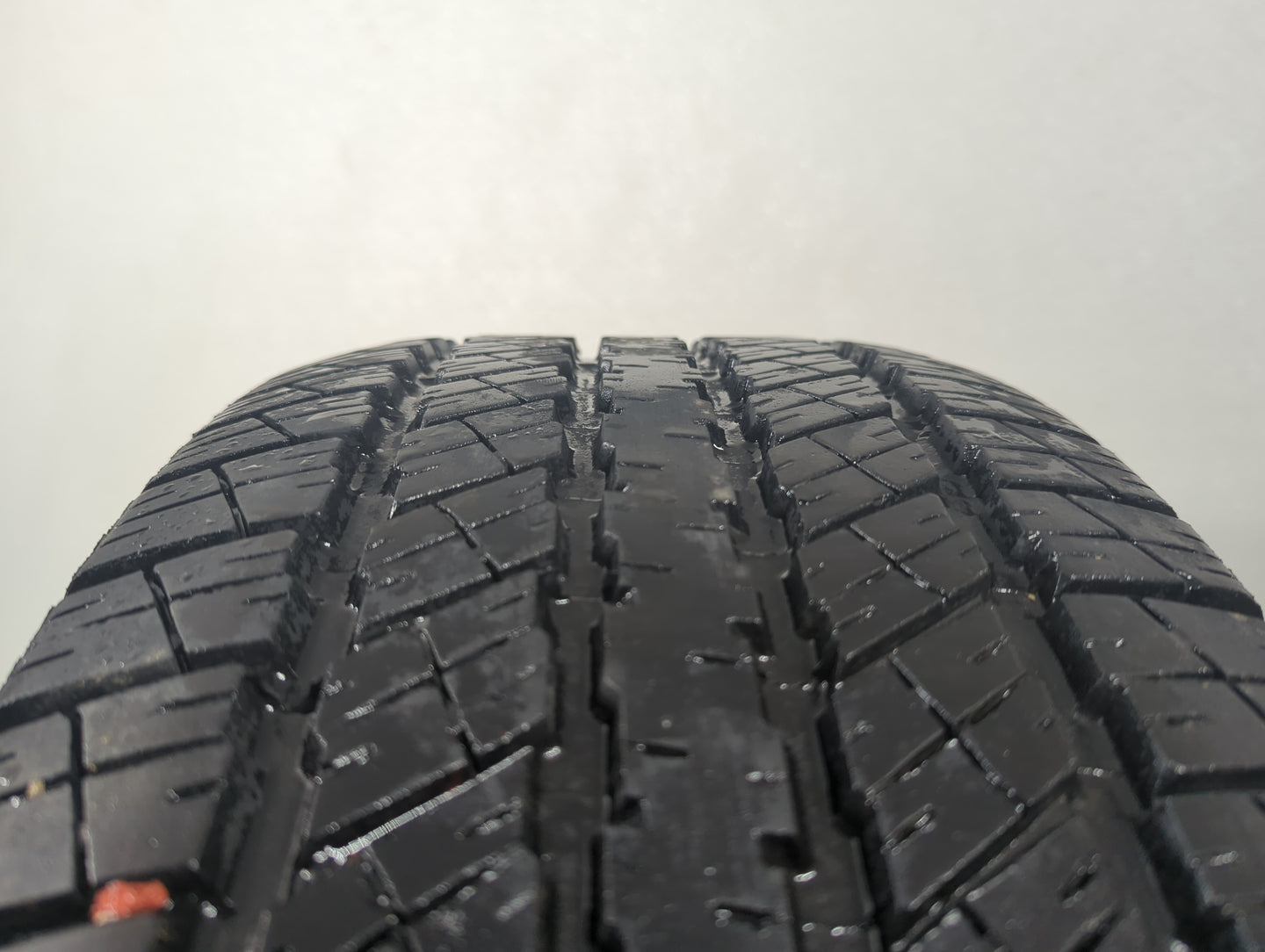 Used Tire 265/70R17 GOODYEAR WRANGLER HP 113S - Tread Depth 10/32 - Oemusedautoparts1.com