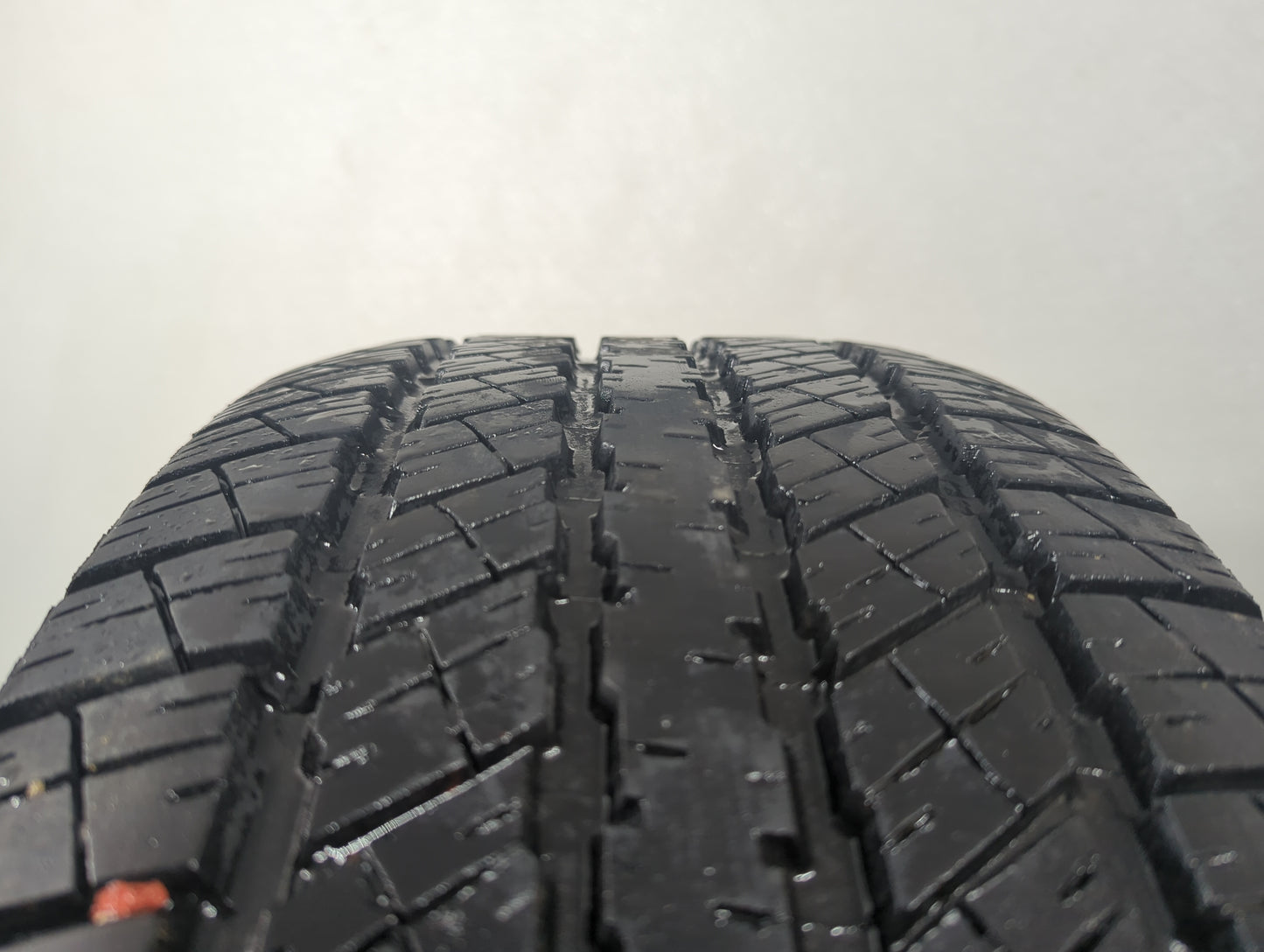 Used Tire 265/70R17 GOODYEAR WRANGLER HP 113S - Tread Depth 10/32 - Oemusedautoparts1.com