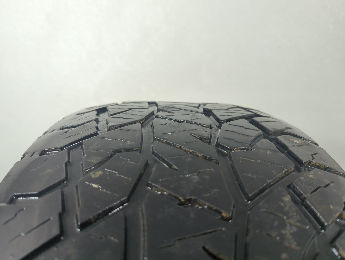 Used Tire 275/65R18 HANKOOK DYNAPRO AT2 116T - Tread Depth 7/32 - Oemusedautoparts1.com