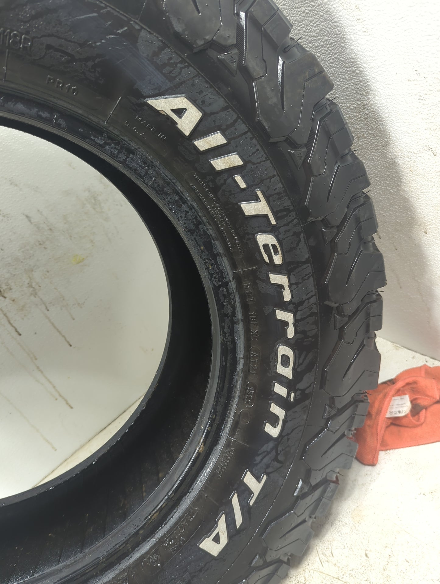 Used Tire 275/70R17 BFGOODRICH ALL-TERRAIN T/A KO2 121R - Tread Depth 11/32 - Oemusedautoparts1.com