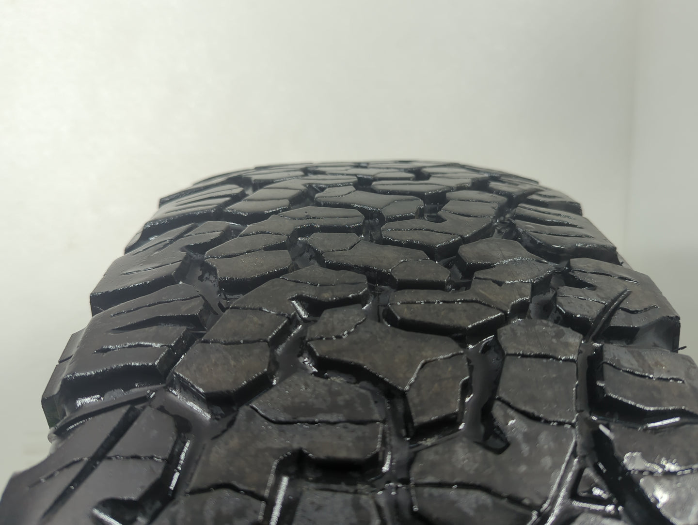 Used Tire 275/70R17 BFGOODRICH ALL-TERRAIN T/A KO2 121R - Tread Depth 11/32 - Oemusedautoparts1.com