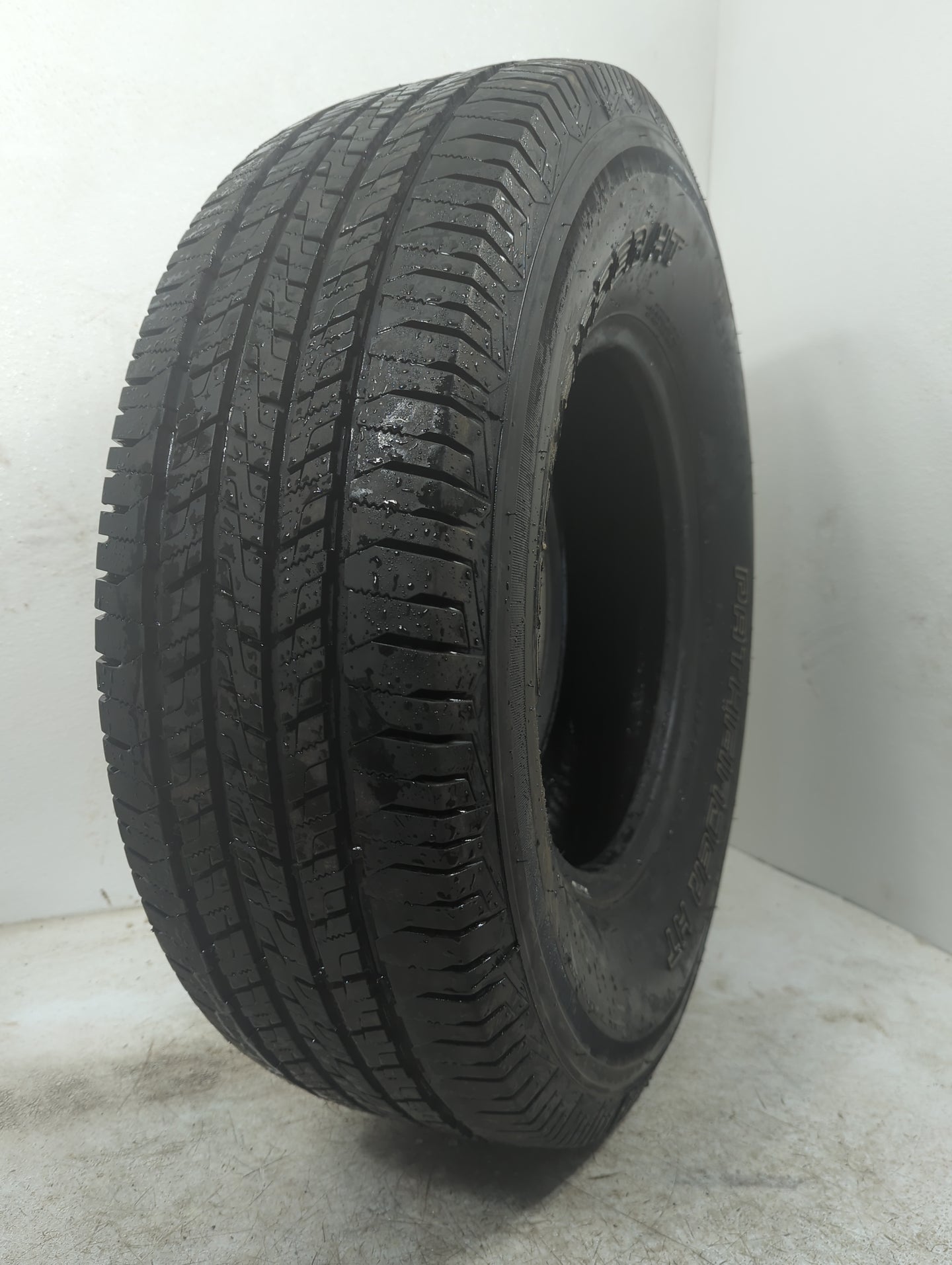 Used Tire 235/75R15 PATHFINDER HT 105T - Tread Depth 9/32 - Oemusedautoparts1.com