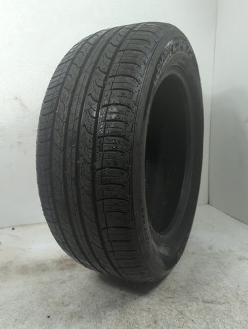 Used Tire 235/55R17 NEXEN CLASSE PREMIERE CP672 99H - Tread Depth 7/32 - Oemusedautoparts1.com