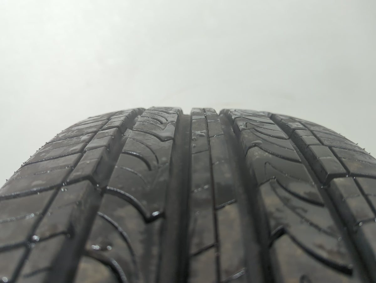 Used Tire 235/55R17 NEXEN CLASSE PREMIERE CP672 99H - Tread Depth 7/32 - Oemusedautoparts1.com
