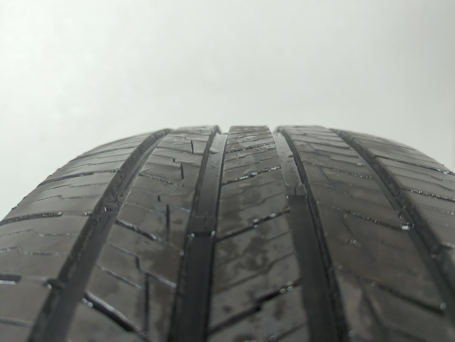 Used Tire 235/60R18 IRONHEAD REFLEX SUV 107V - Tread Depth 8/32 - Oemusedautoparts1.com