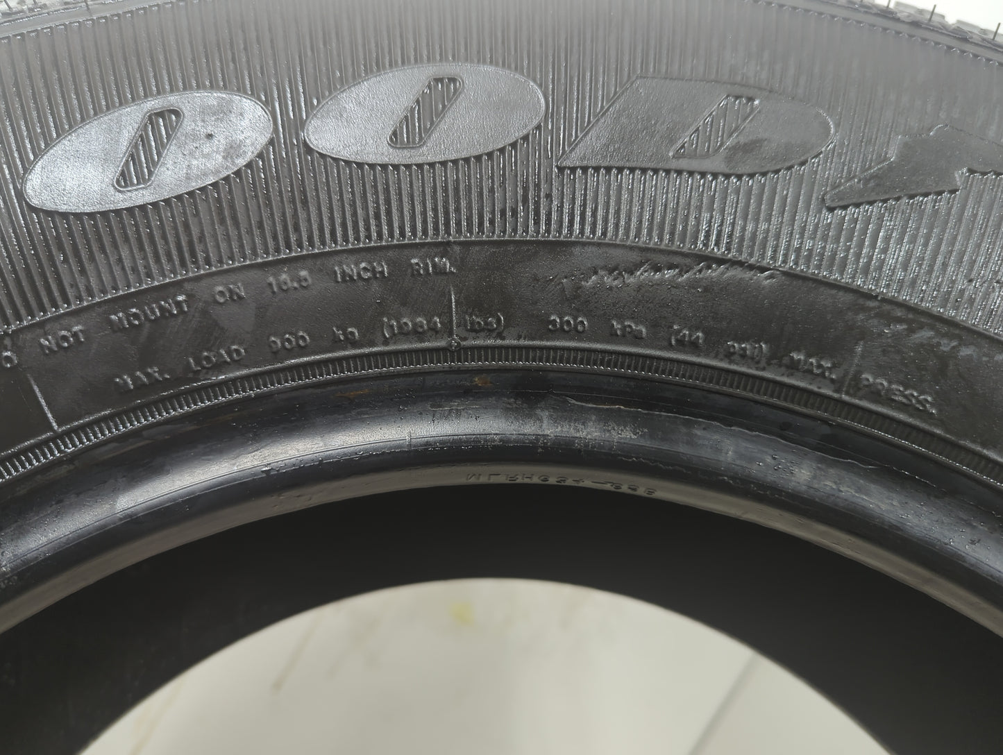 Used Tire 225/75R16 GOODYEAR WRANGLER ST 104S - Tread Depth null/32 - Oemusedautoparts1.com