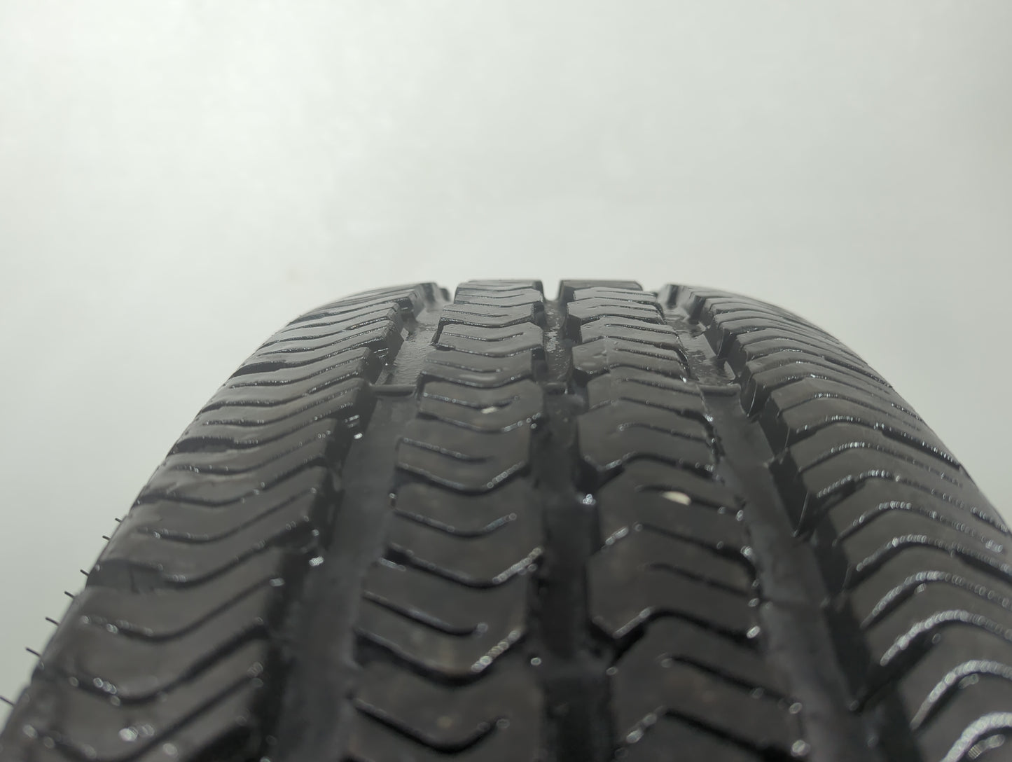 Used Tire 225/75R16 GOODYEAR WRANGLER ST 104S - Tread Depth null/32 - Oemusedautoparts1.com