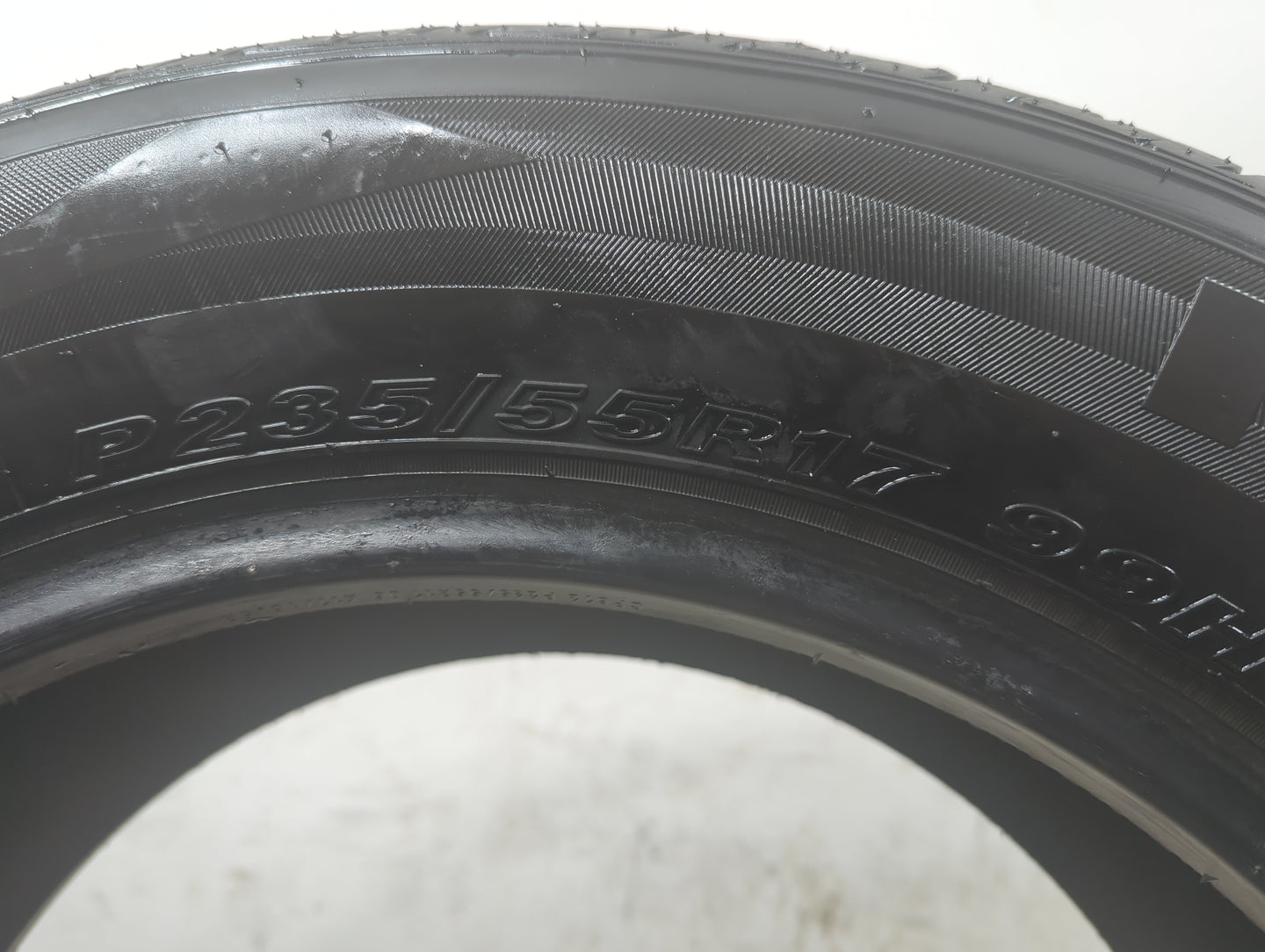 Used Tire 235/55R17 NEXEN CLASSE PREMIERE CP671 99H - Tread Depth 9/32 - Oemusedautoparts1.com
