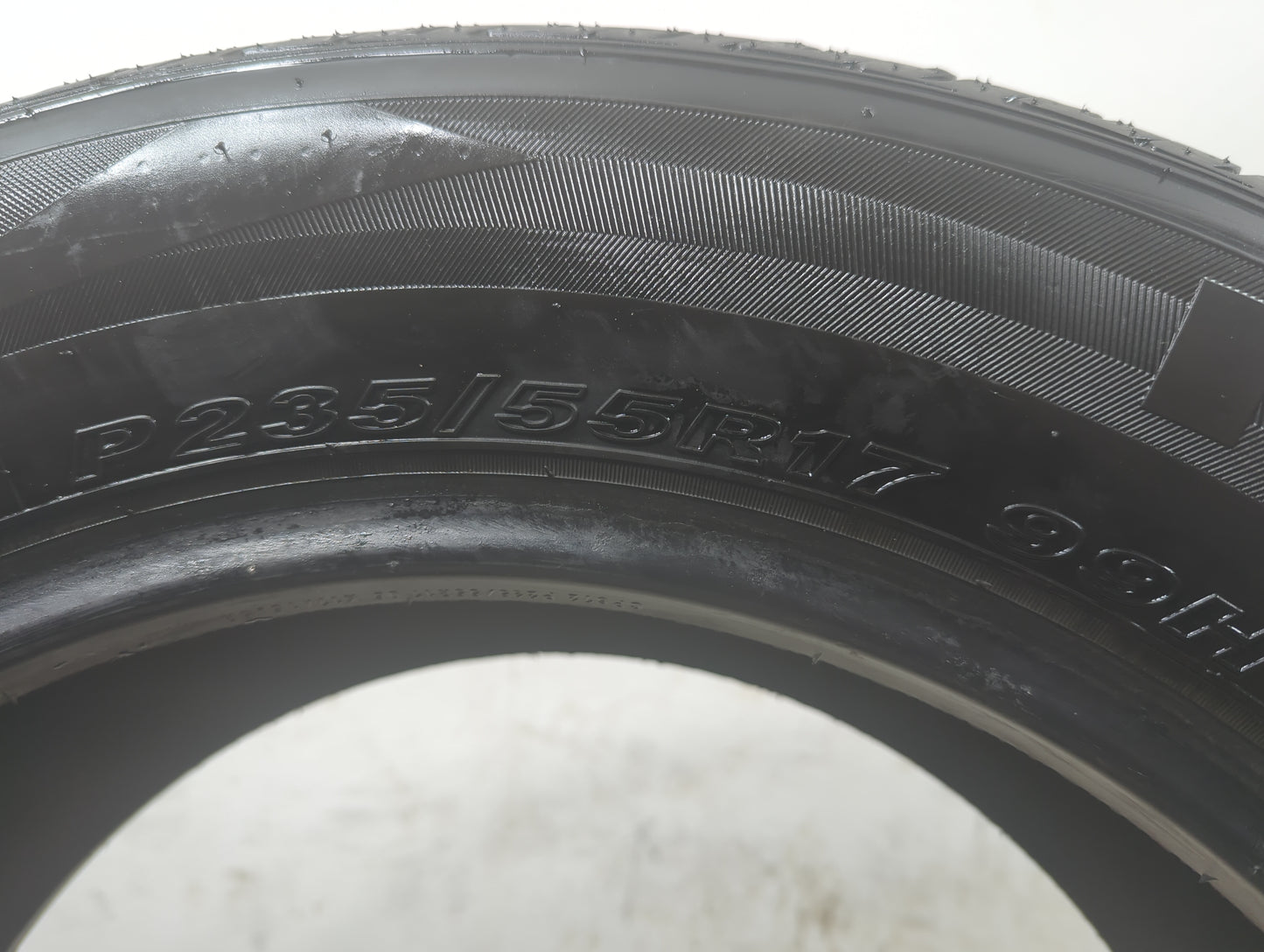 Used Tire 235/55R17 NEXEN CLASSE PREMIERE CP671 99H - Tread Depth 9/32 - Oemusedautoparts1.com