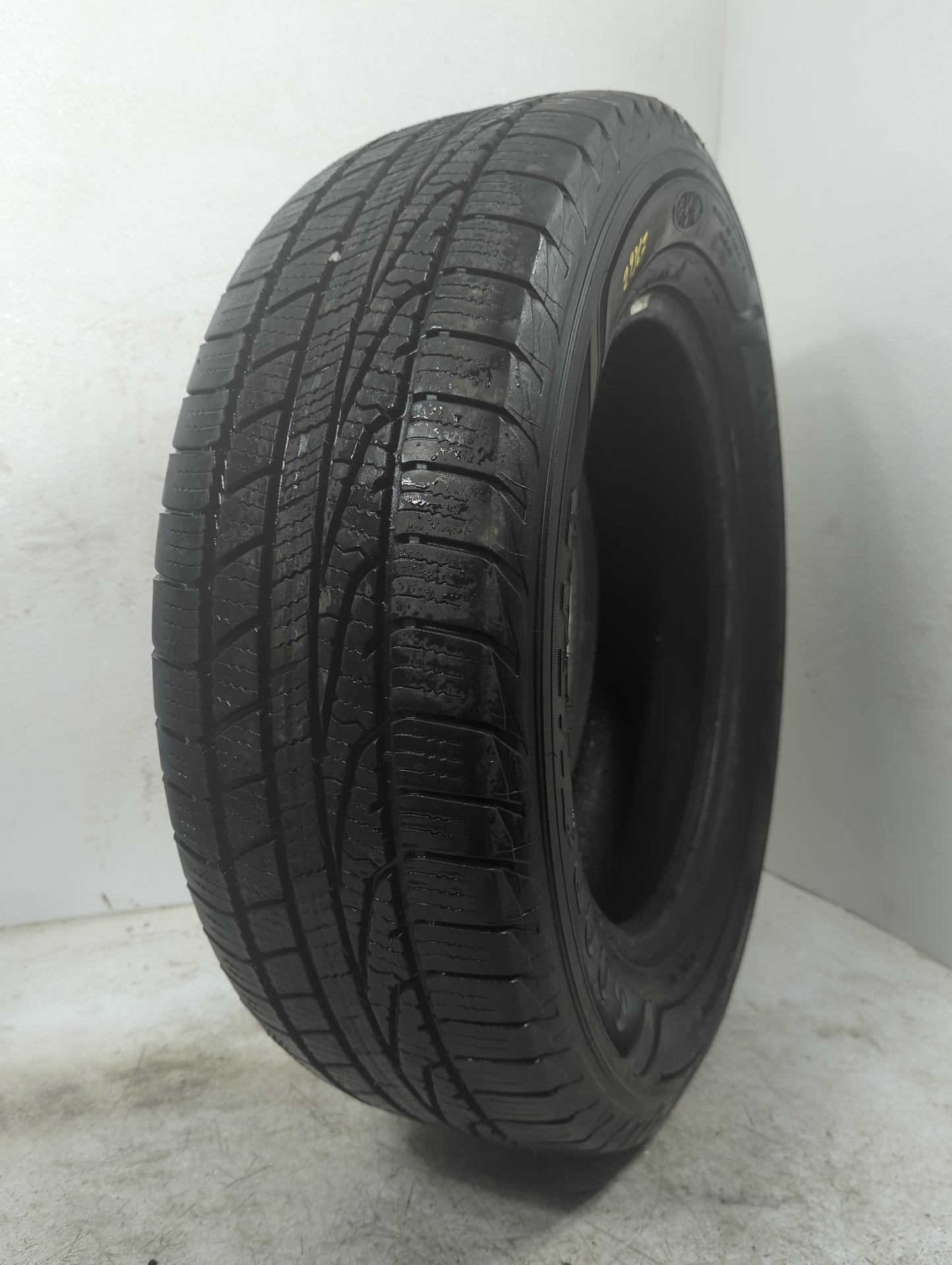 Used Tire 225/65R17 GOODYEAR ASSURANCE WEATHERREADY 102H - Tread Depth 9/32 - Oemusedautoparts1.com