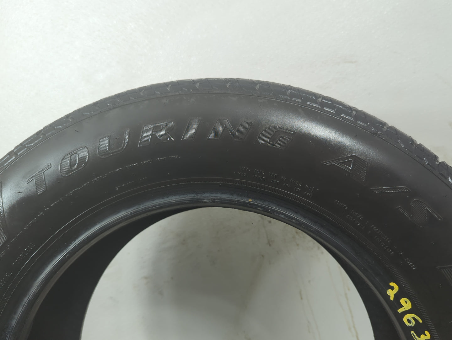 Used Tire 225/60R16 DOUGLAS TOURING A/S 98H - Tread Depth 8/32 - Oemusedautoparts1.com