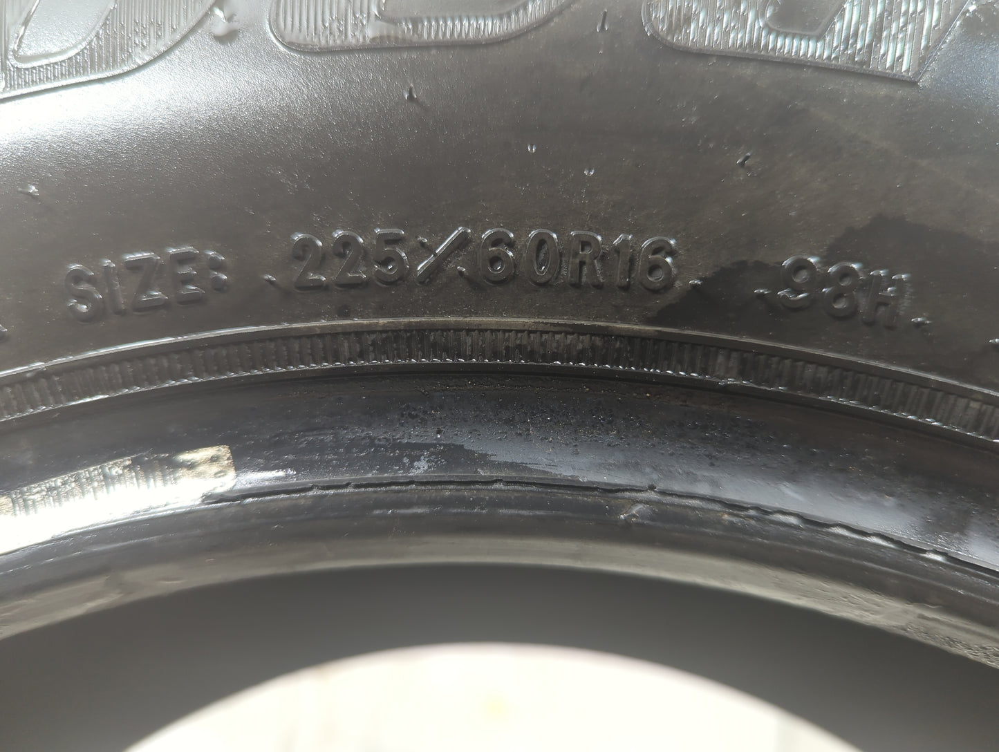 Used Tire 225/60R16 DOUGLAS TOURING A/S 98H - Tread Depth 8/32 - Oemusedautoparts1.com