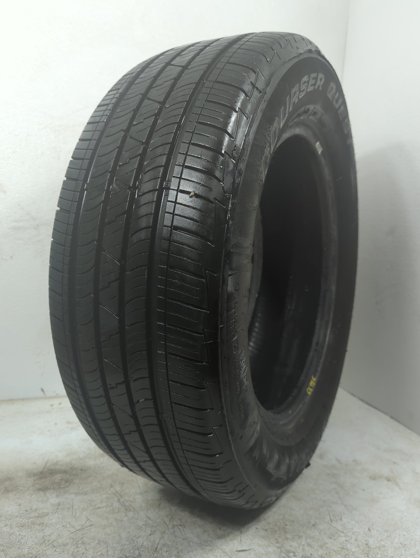 Used Tire 235/60R17 MASTERCRAFT COURSER QUEST 102H - Tread Depth 10/32 - Oemusedautoparts1.com