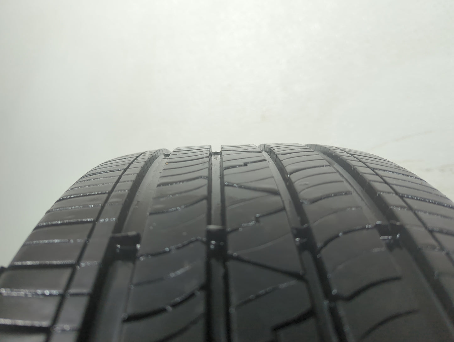 Used Tire 235/60R17 MASTERCRAFT COURSER QUEST 102H - Tread Depth 10/32 - Oemusedautoparts1.com