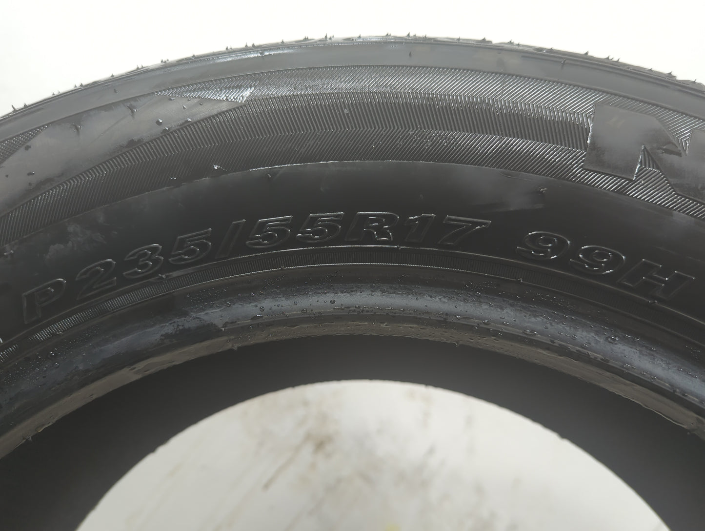 Used Tire 235/55R17 NEXEN CLASSE PREMIERE CP672 99H - Tread Depth 7/32 - Oemusedautoparts1.com