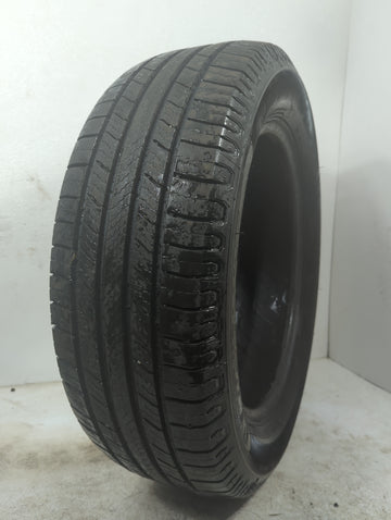 Used Tire 225/60R18 MICHELIN DEFENDER 2 100H - Tread Depth 10/32 - Oemusedautoparts1.com