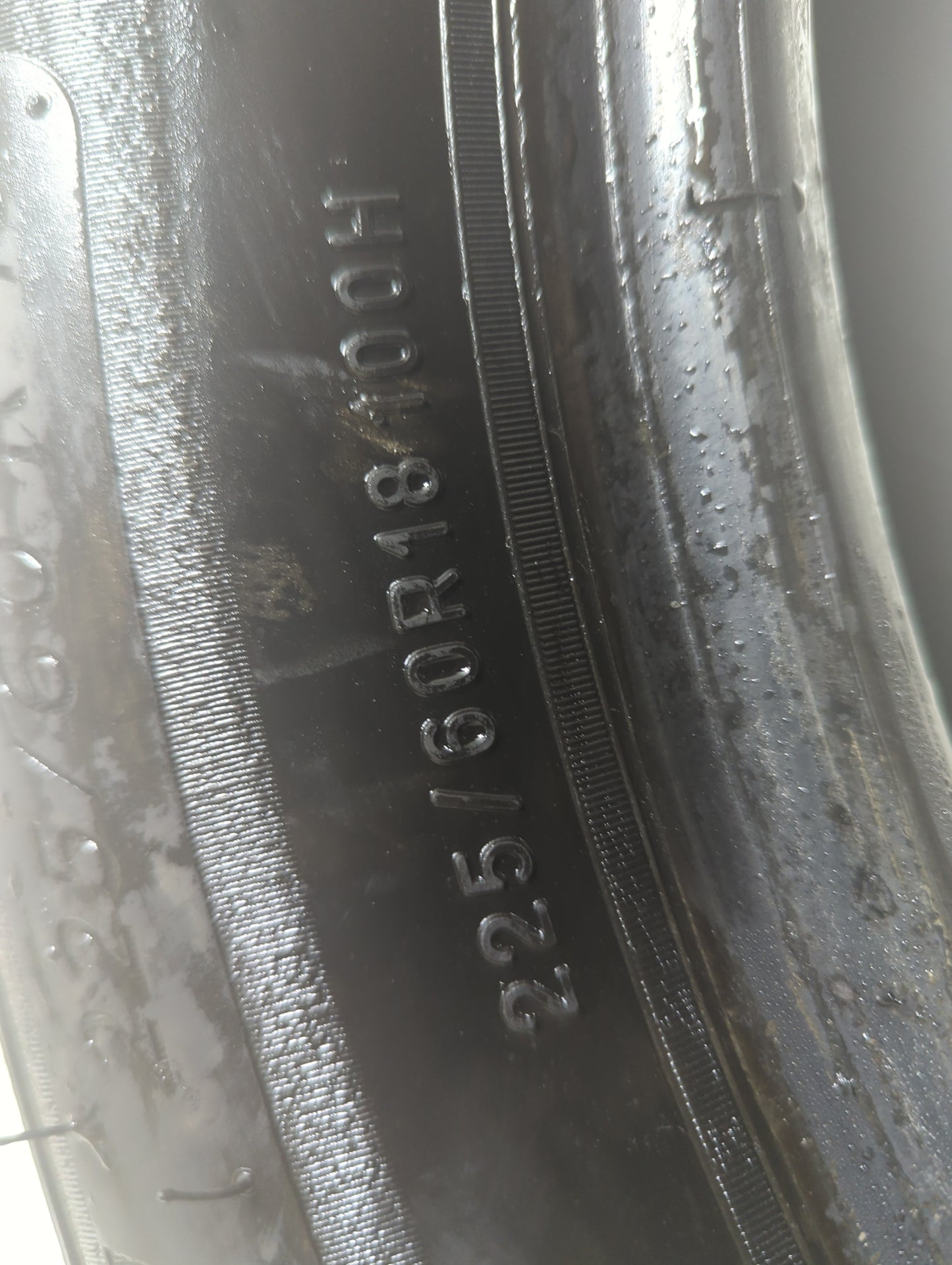 Used Tire 225/60R18 MICHELIN DEFENDER 2 100H - Tread Depth 10/32 - Oemusedautoparts1.com