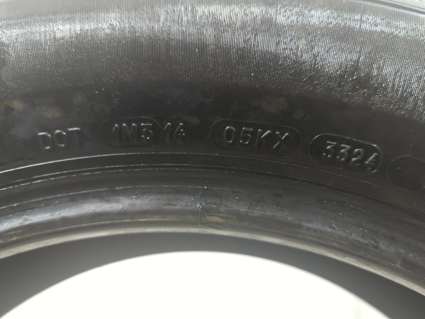 Used Tire 225/60R18 MICHELIN DEFENDER 2 100H - Tread Depth 10/32 - Oemusedautoparts1.com