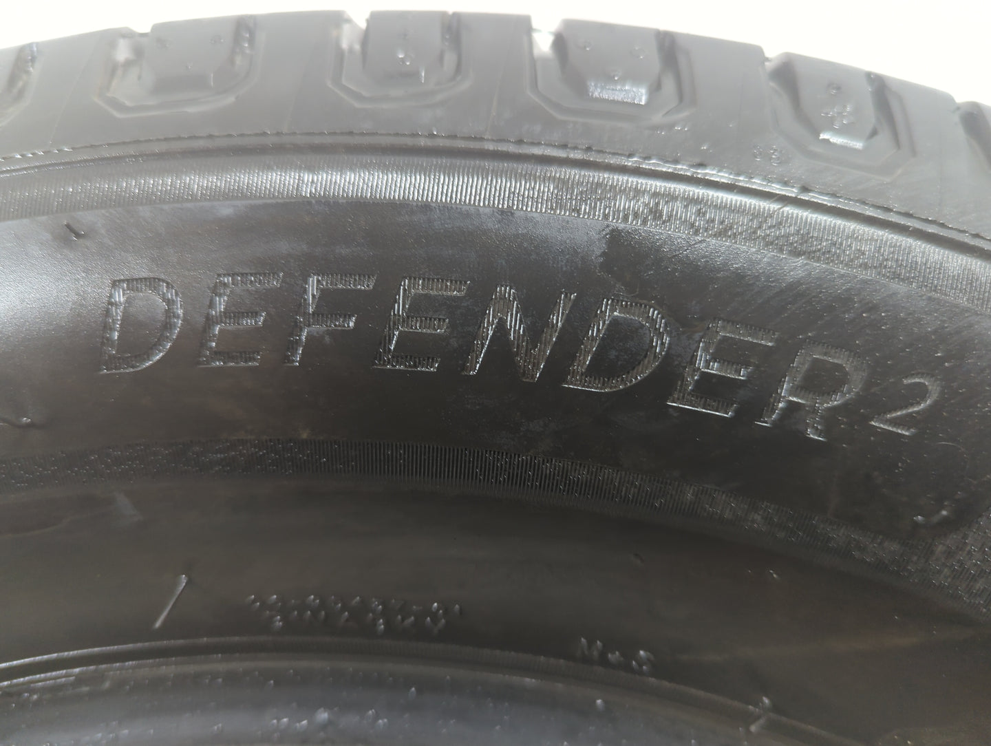 Used Tire 225/65R17 MICHELIN DEFENDER 2 102H - Tread Depth 10/32 - Oemusedautoparts1.com