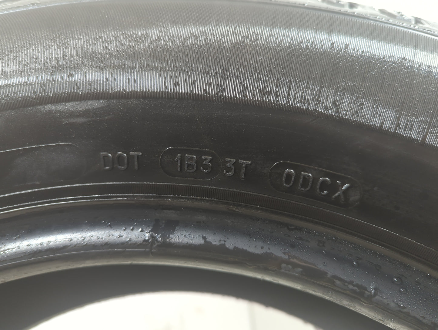 Used Tire 225/65R17 MICHELIN DEFENDER 2 102H - Tread Depth 10/32 - Oemusedautoparts1.com