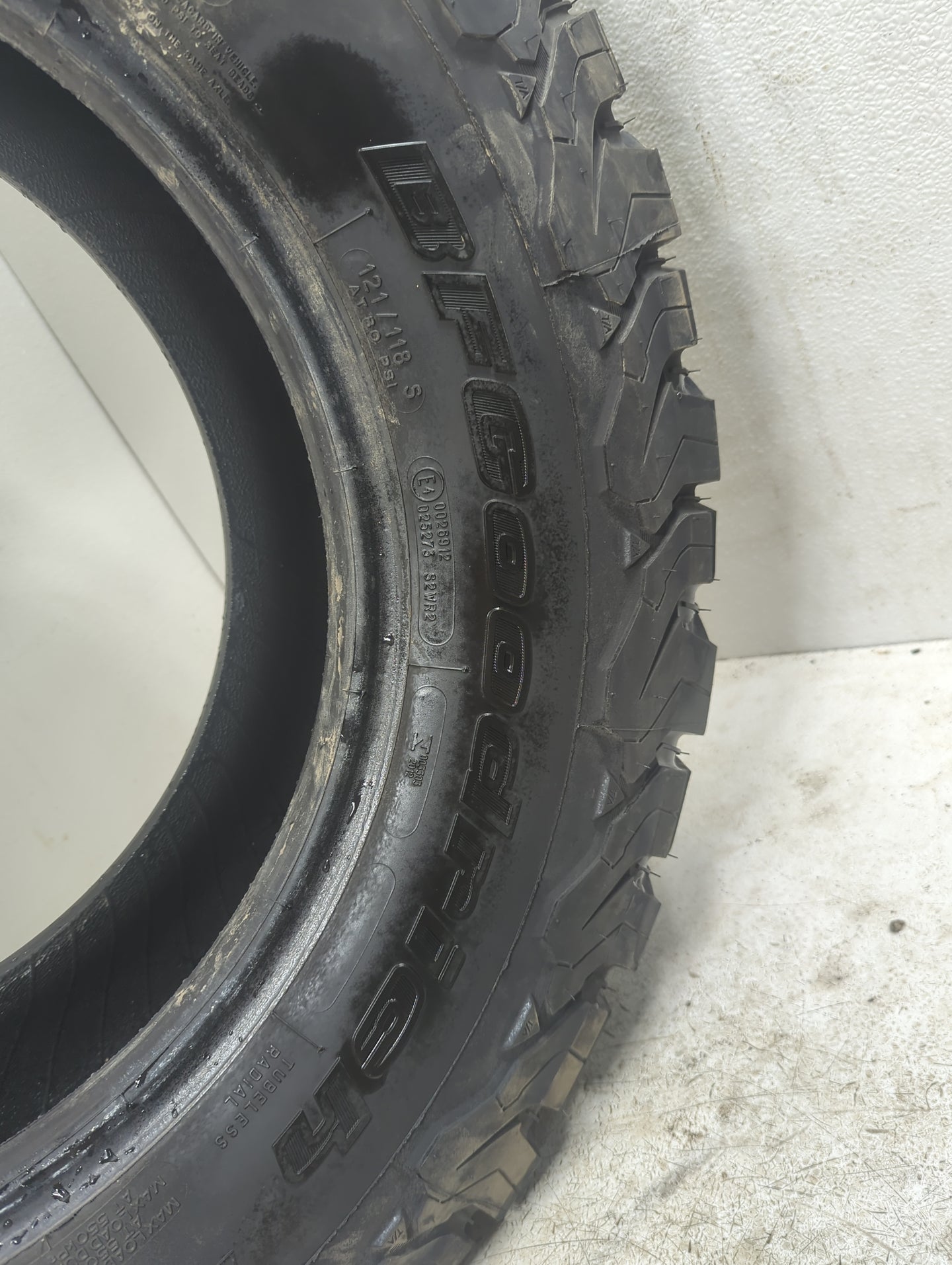 Used Tire LT265/70R17 BFGOODRICH ALL-TERRAIN T/A KO2 121S - Tread Depth 14/32 - Oemusedautoparts1.com