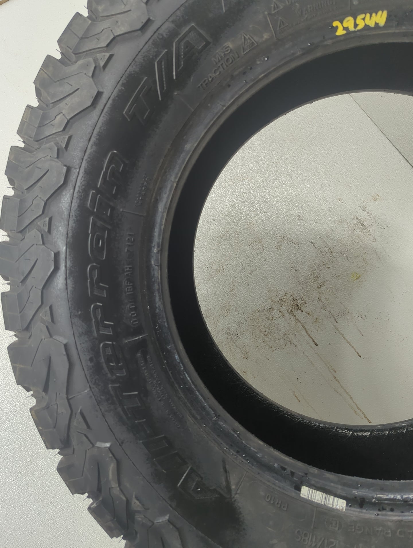 Used Tire LT265/70R17 BFGOODRICH ALL-TERRAIN T/A KO2 121S - Tread Depth 14/32 - Oemusedautoparts1.com