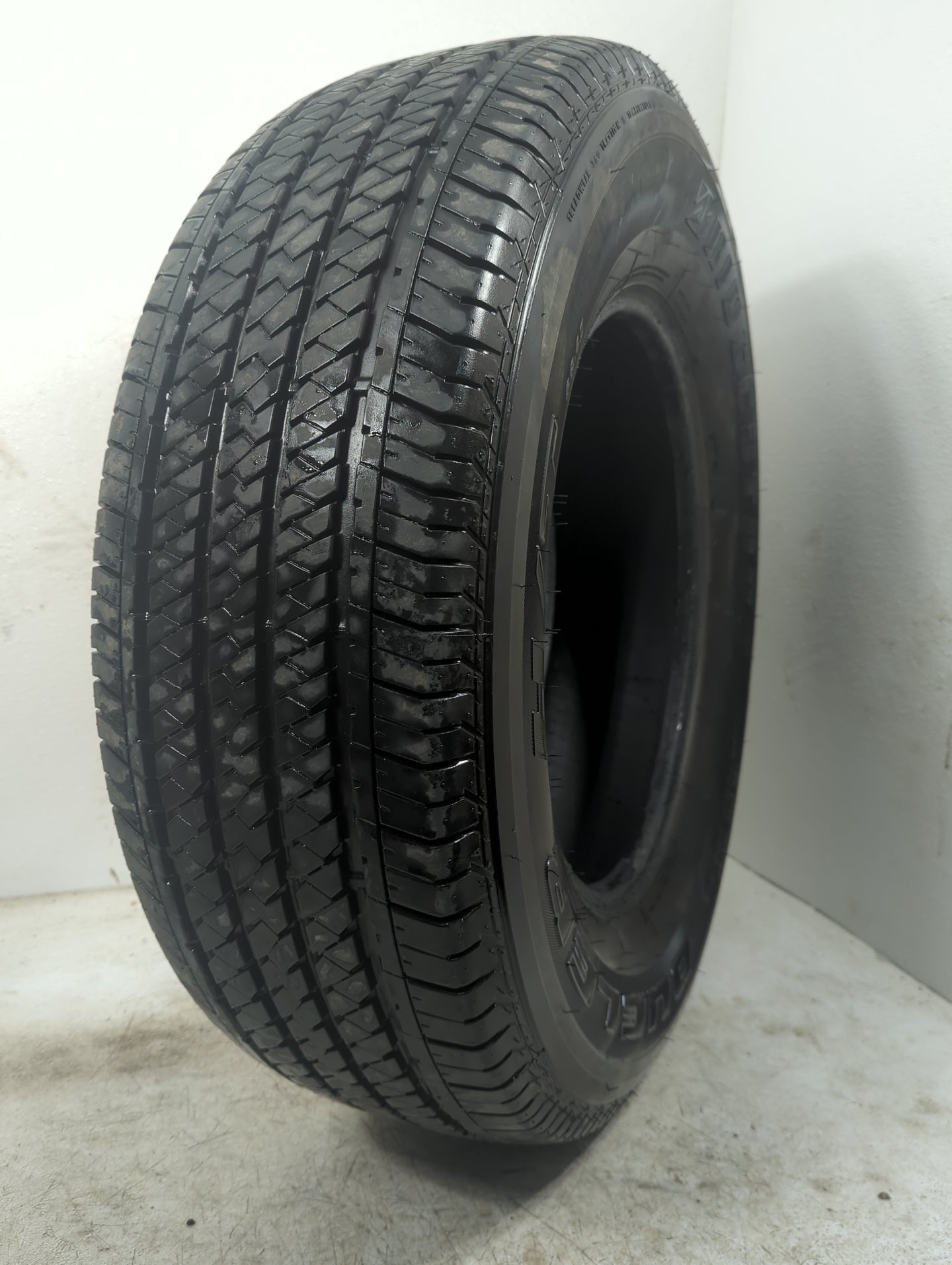 Used Tire 255/70R17 BRIDGESTONE DUELER H/T 110S - Tread Depth 10/32 - Oemusedautoparts1.com