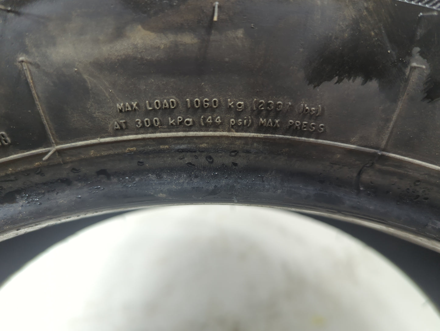 Used Tire 255/70R17 BRIDGESTONE DUELER H/T 110S - Tread Depth 10/32 - Oemusedautoparts1.com