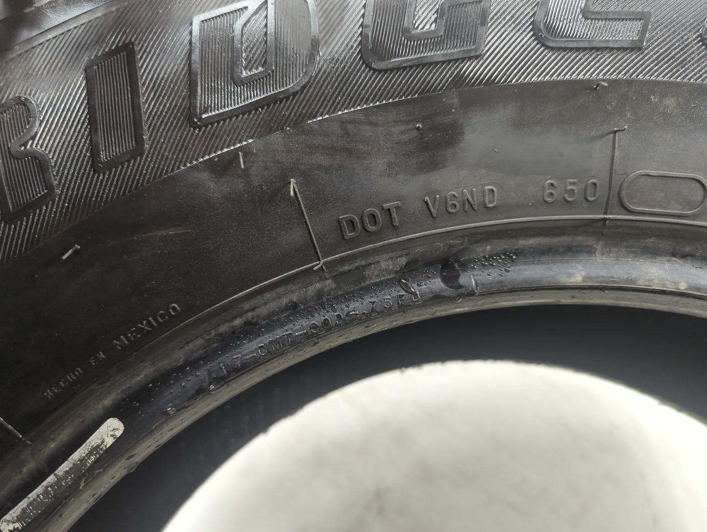 Used Tire 255/70R17 BRIDGESTONE DUELER H/T 110S - Tread Depth 10/32 - Oemusedautoparts1.com