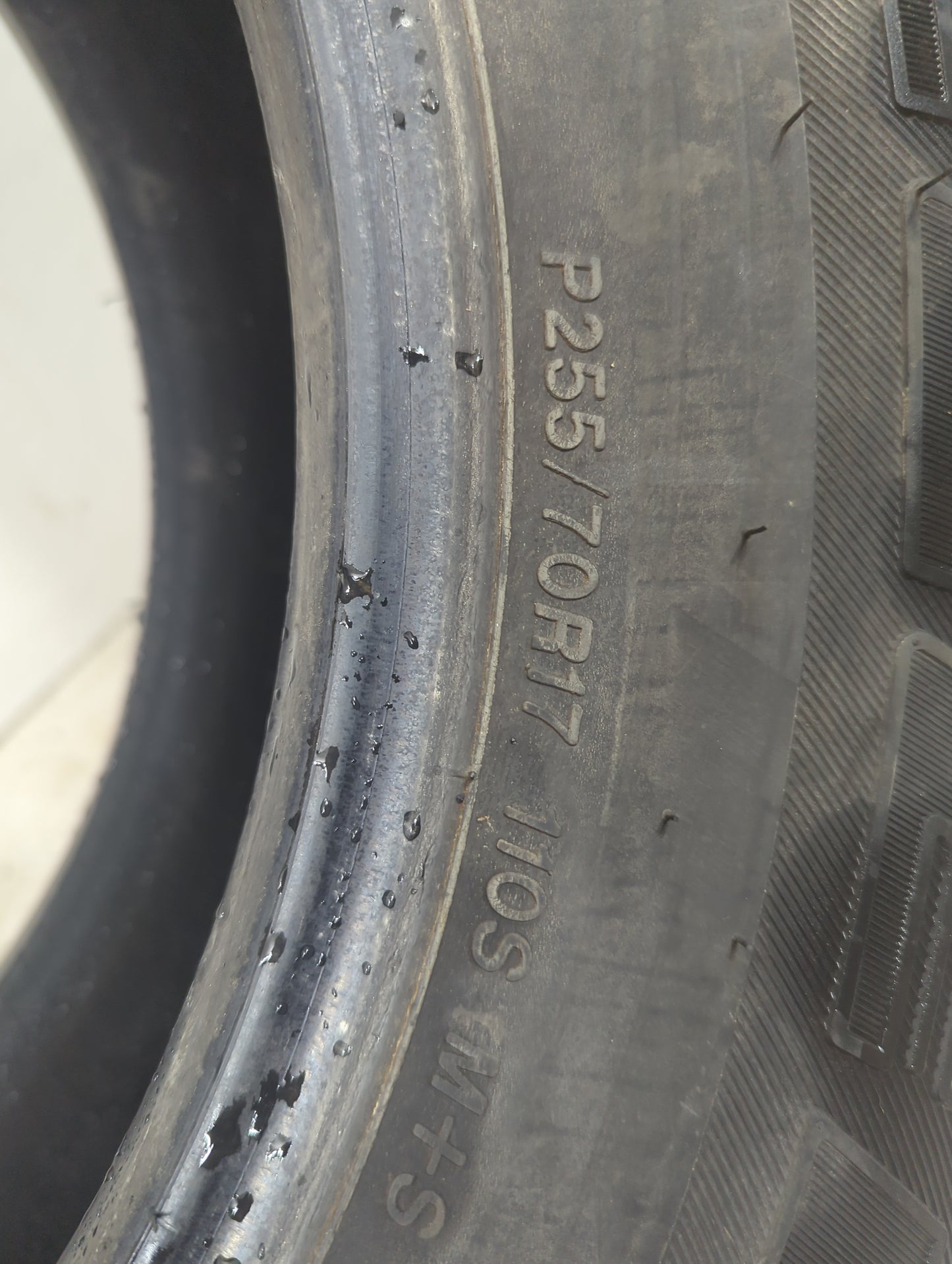 Used Tire 255/70R17 BRIDGESTONE DUELER H/T 110S - Tread Depth 10/32 - Oemusedautoparts1.com