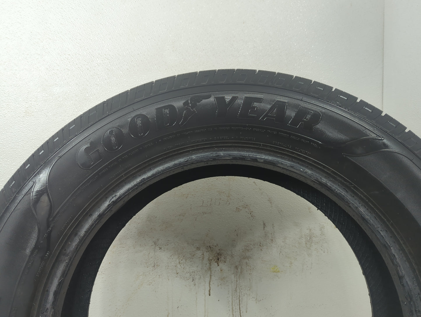 Used Tire 235/60R18 GOODYEAR RELIANT ALL-SEASON 103V - Tread Depth 10/32 - Oemusedautoparts1.com