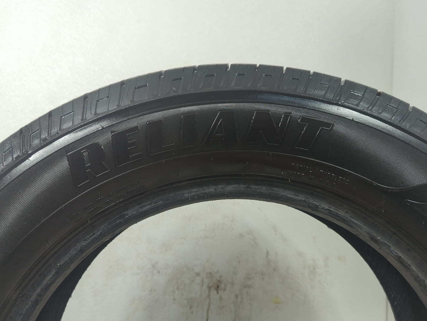 Used Tire 235/60R18 GOODYEAR RELIANT ALL-SEASON 103V - Tread Depth 10/32 - Oemusedautoparts1.com