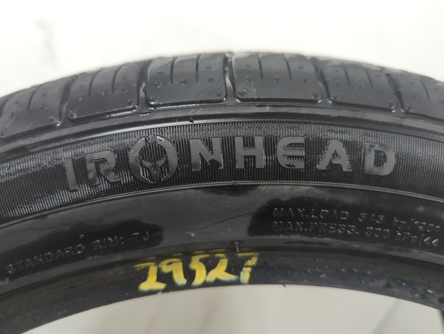 Used Tire 215/45R17 IRONHEAD REFLEX 87W - Tread Depth 9/32 - Oemusedautoparts1.com
