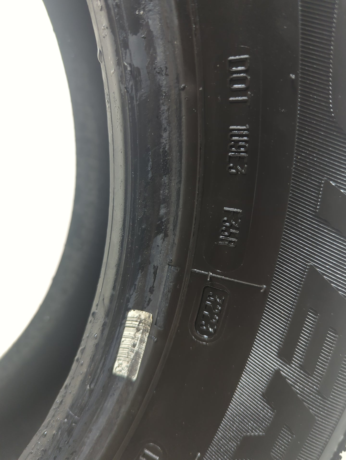 Used Tire 215/65R17 MASTERCRAFT STRATUS AS 99T - Tread Depth 7/32 - Oemusedautoparts1.com