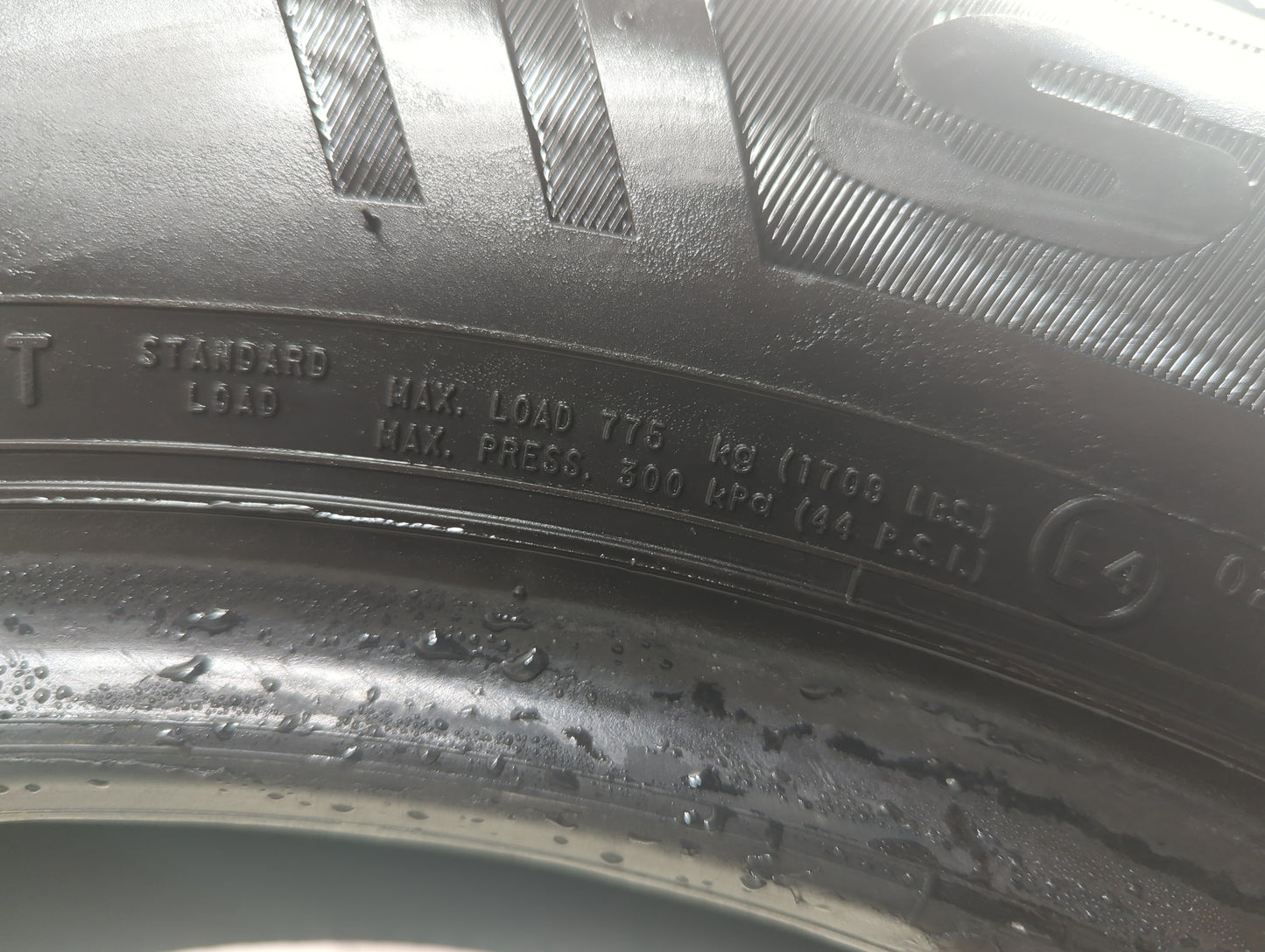 Used Tire 215/65R17 MASTERCRAFT STRATUS AS 99T - Tread Depth 7/32 - Oemusedautoparts1.com