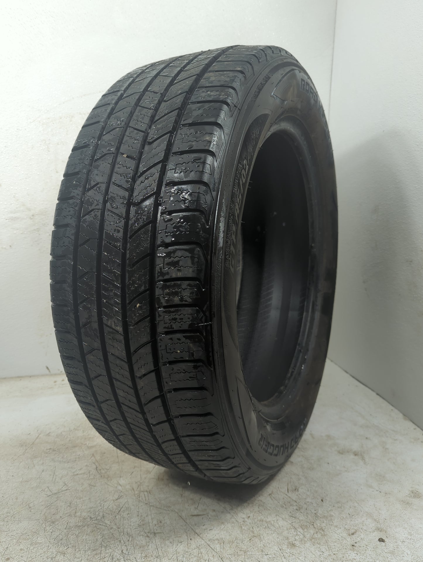 Used Tire 225/55R17 ROAD HUGGER GT AS/02 101H - Tread Depth 8/32 - Oemusedautoparts1.com