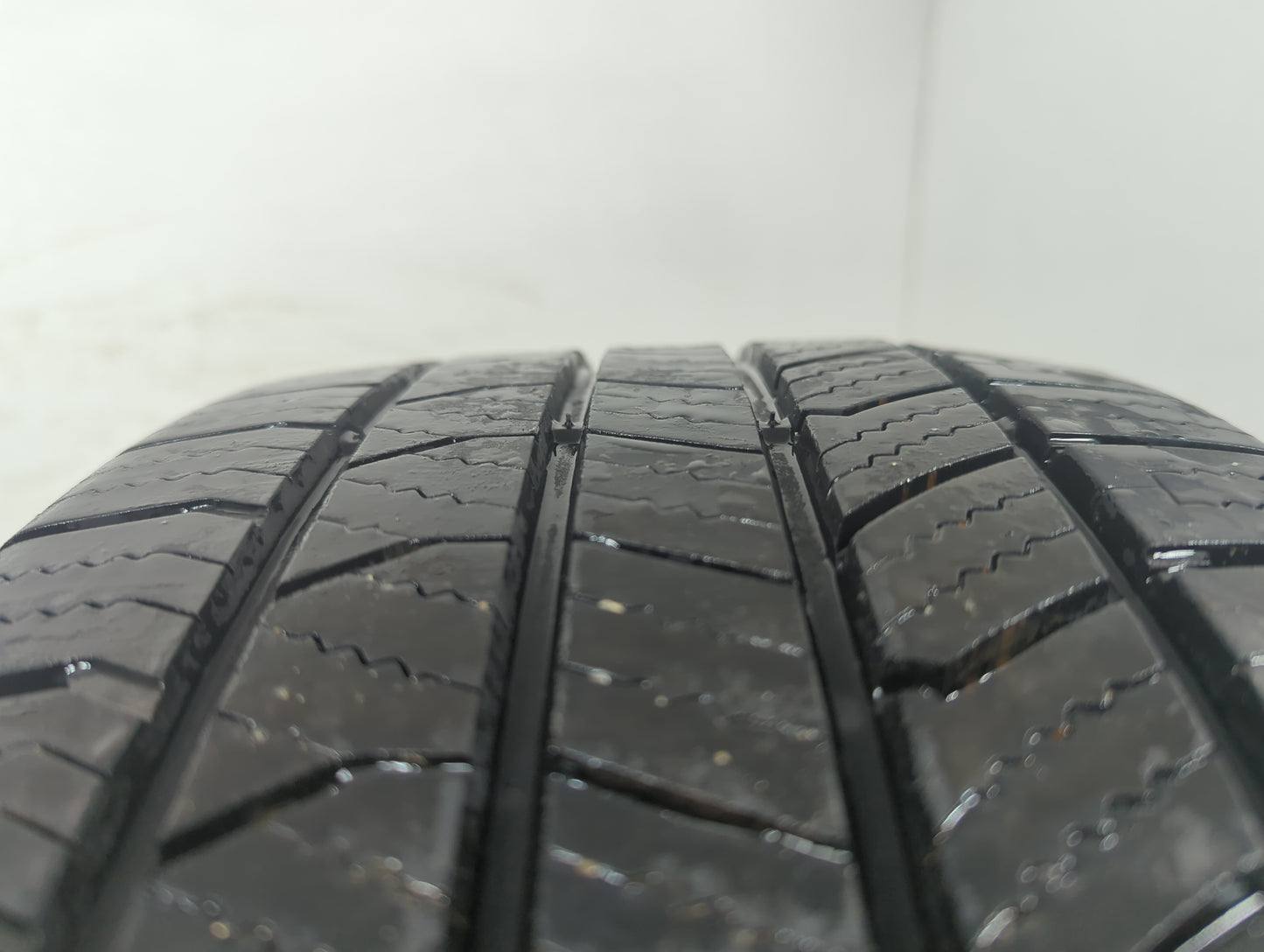 Used Tire 225/55R17 ROAD HUGGER GT AS/02 101H - Tread Depth 8/32 - Oemusedautoparts1.com