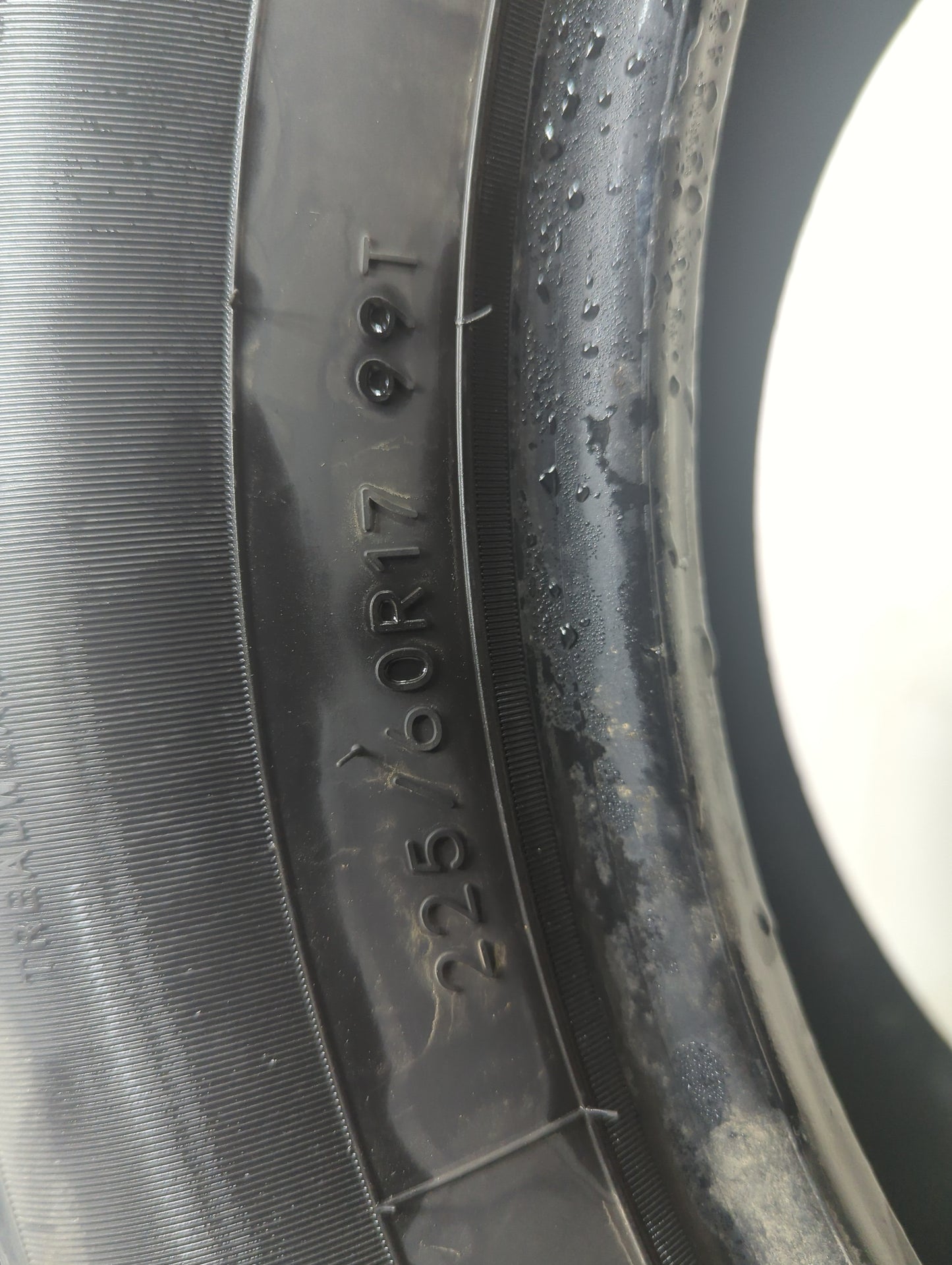 Used Tire 225/60R17 IRONHEAD REFLEX H/T 99T - Tread Depth 10/32 - Oemusedautoparts1.com