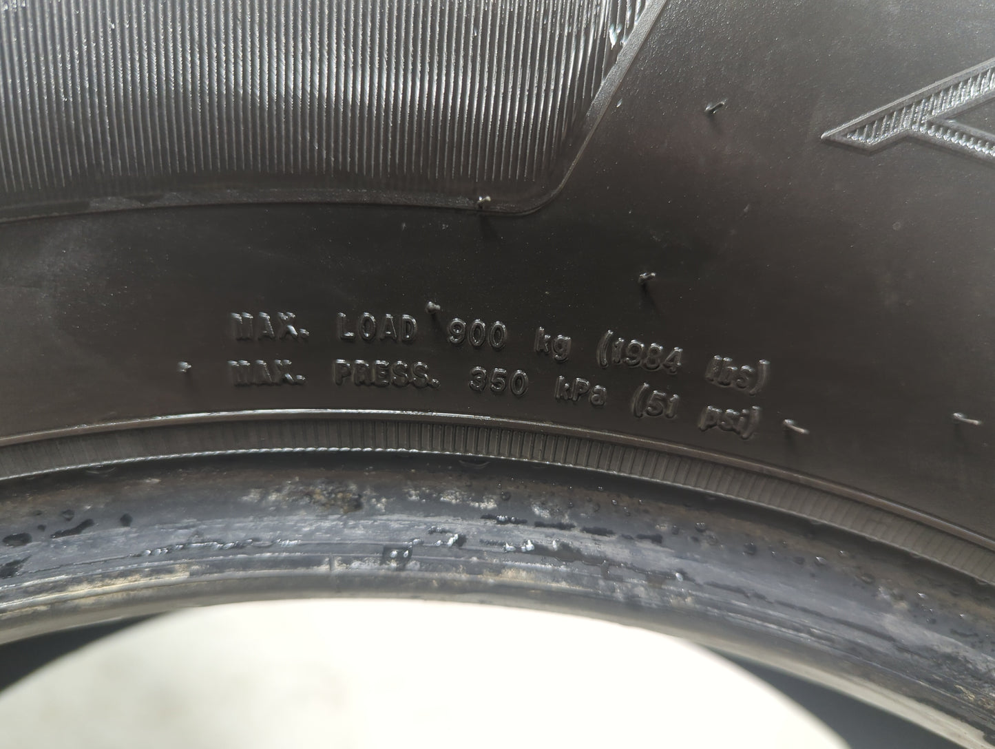 Used Tire 235/65R17 DOUGLAS ALL-SEASON 104T - Tread Depth 7/32 - Oemusedautoparts1.com