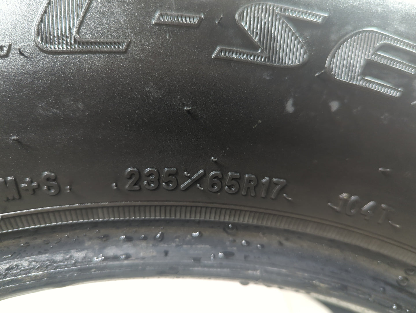 Used Tire 235/65R17 DOUGLAS ALL-SEASON 104T - Tread Depth 7/32 - Oemusedautoparts1.com