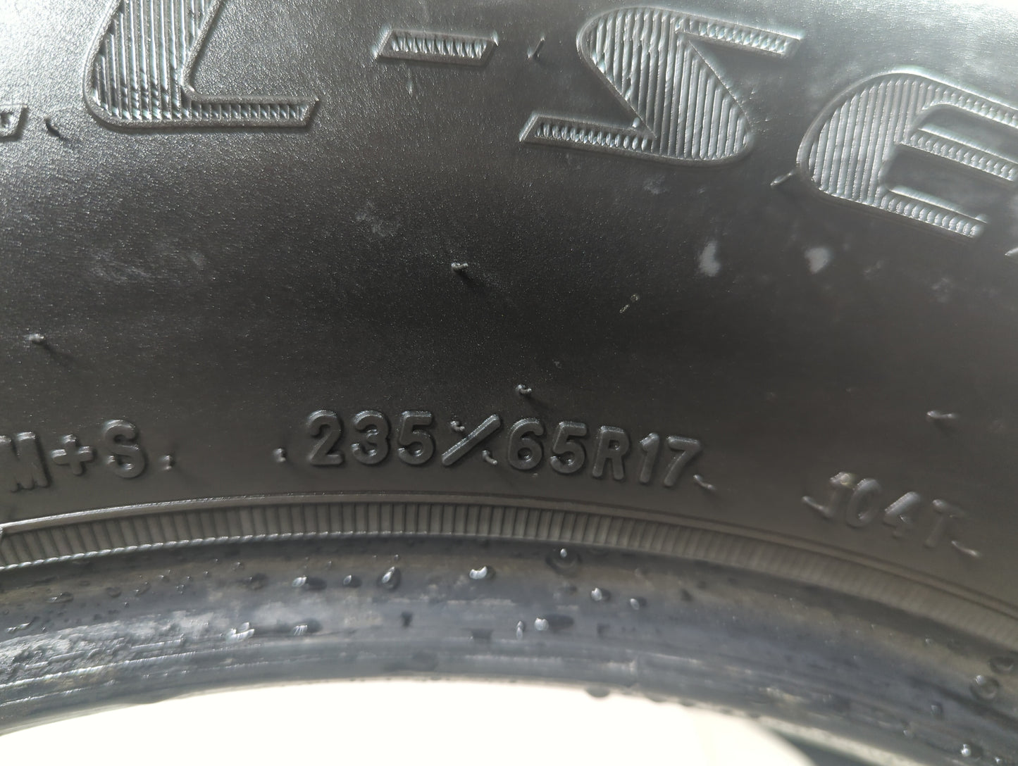 Used Tire 235/65R17 DOUGLAS ALL-SEASON 104T - Tread Depth 7/32 - Oemusedautoparts1.com