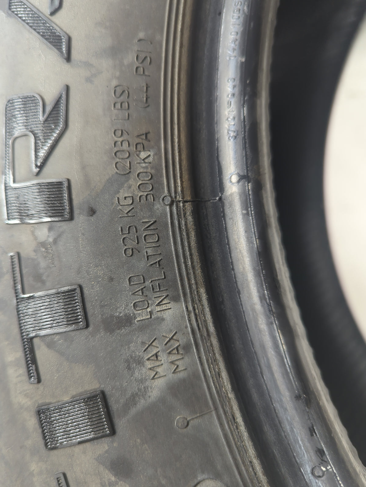 Used Tire 245/65R17 CONTINENTAL CONTITRAC - Tread Depth 12/32 - Oemusedautoparts1.com