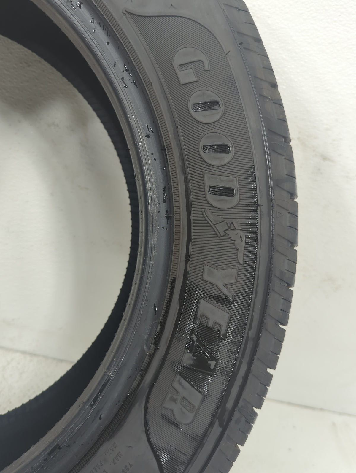 Used Tire 205/55R16 GOODYEAR RELIANT ALL-SEASON 91V - Tread Depth 9/32 - Oemusedautoparts1.com