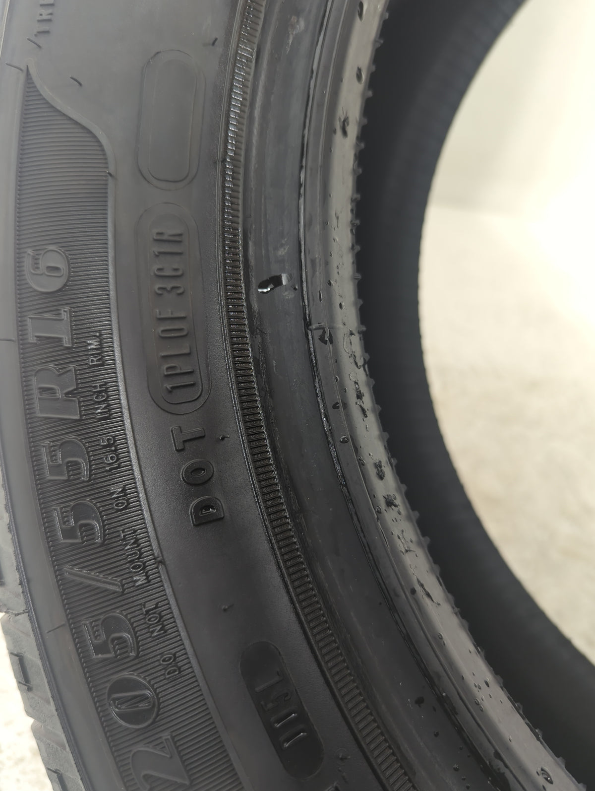 Used Tire 205/55R16 GOODYEAR RELIANT ALL-SEASON 91V - Tread Depth 9/32 - Oemusedautoparts1.com